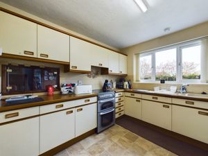 Kitchen- click for photo gallery